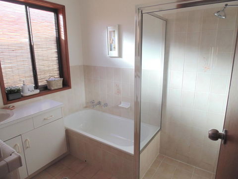 Baronet B & B - Accommodation Sunshine Coast 13