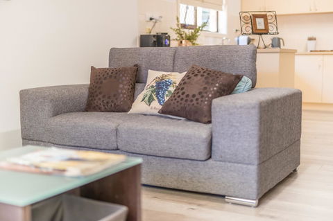 Tanunda\'s Magpie House - Accommodation Sunshine Coast 0