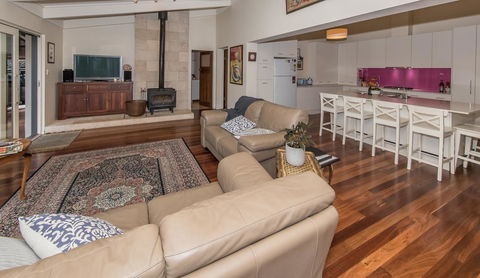 The Tudor House - Accommodation Sunshine Coast 5