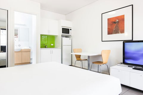Majestic Oasis Apartments - Accommodation Sunshine Coast 24