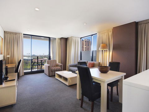 Oaks Adelaide Horizons Suites - Accommodation Sunshine Coast 13