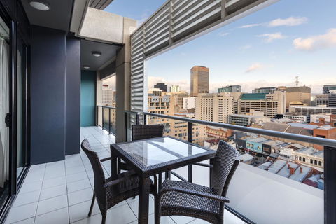 Oaks Adelaide Horizons Suites - Accommodation Sunshine Coast 2