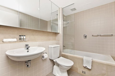 Glenelg Beach Studio - Accommodation Sunshine Coast 14