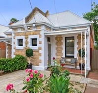 A Rose by the Park - Accommodation Sunshine Coast