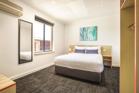 Nightcap At Rose & Crown Hotel - Accommodation Sunshine Coast 1