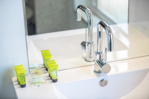 Nightcap At Rose & Crown Hotel - Accommodation Sunshine Coast 10