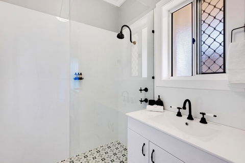 Cute And Cosy - Events, Workers, Getaways - Accommodation Sunshine Coast 10