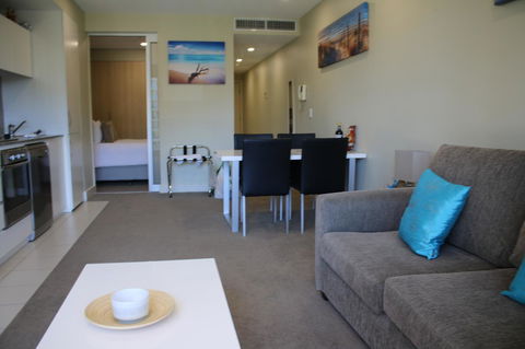 Beachside Luxury Getaway In Glenelg - Accommodation Sunshine Coast 2