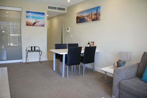 Beachside Luxury Getaway In Glenelg - Accommodation Sunshine Coast 5