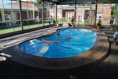 Arkana Motor Inn & Terrace Apartments - Accommodation Sunshine Coast 2