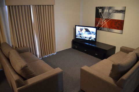 Arkana Motor Inn & Terrace Apartments - Accommodation Sunshine Coast 4