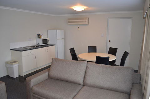 Arkana Motor Inn & Terrace Apartments - Accommodation Sunshine Coast 11