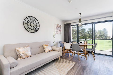 Heart Of Glenelg BnB - Accommodation Sunshine Coast 10
