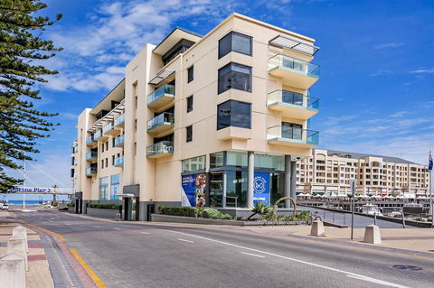 Heart Of Glenelg BnB - Accommodation Sunshine Coast 16
