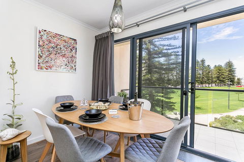Heart Of Glenelg BnB - Accommodation Sunshine Coast 11