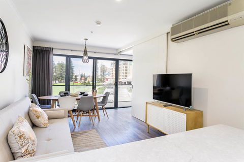 Heart Of Glenelg BnB - Accommodation Sunshine Coast 8