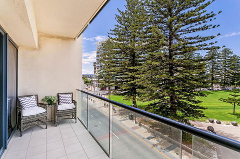 Heart Of Glenelg BnB - Accommodation Sunshine Coast 12