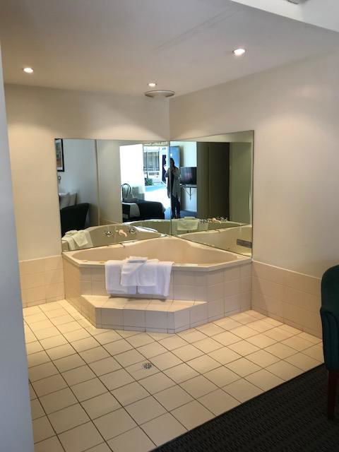 Bay Motel Hotel - Accommodation Sunshine Coast 1