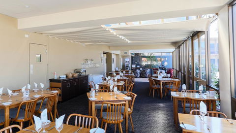 Bay Motel Hotel - Accommodation Sunshine Coast 9
