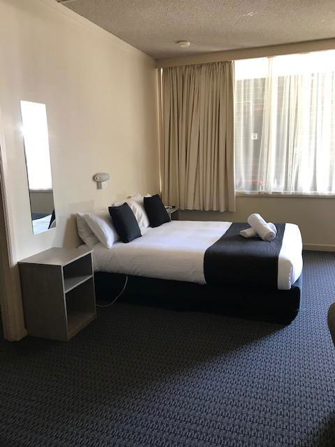 Bay Motel Hotel - Accommodation Sunshine Coast 5