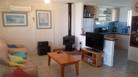 Wallaroo Sunset Home - Accommodation Sunshine Coast 23