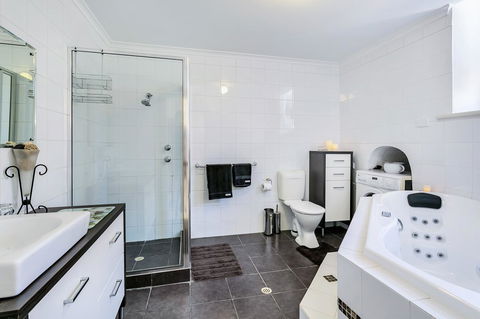 \'THE CHURCH\' Guest Home, Gawler Barossa Region - Accommodation Sunshine Coast 5