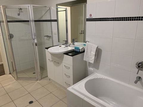Ensenada Motor Inn And Suites - Accommodation Sunshine Coast 25
