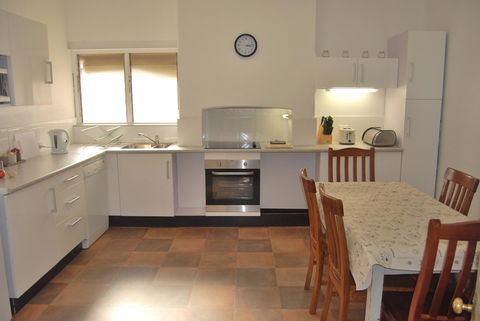Jacaranda Cottage - Accommodation Sunshine Coast 3