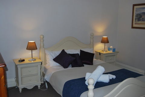 Jacaranda Cottage - Accommodation Sunshine Coast 4