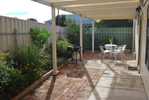 Jacaranda Cottage - Accommodation Sunshine Coast 5