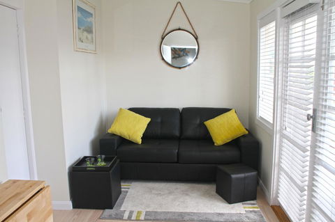 Smugglers Inn Studio Apartments - Accommodation Sunshine Coast 11