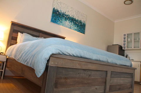 Smugglers Inn Studio Apartments - Accommodation Sunshine Coast 9