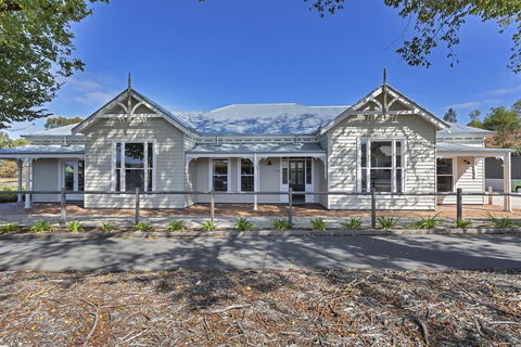 Grandview Accommodation - The Elm Tree Apartments - Accommodation Sunshine Coast 30