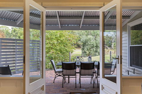 Grandview Accommodation - The Elm Tree Apartments - Accommodation Sunshine Coast 18