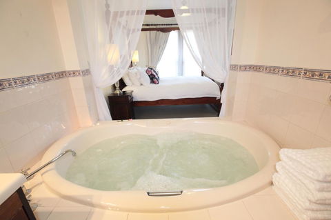 Wine And Roses Bed And Breakfast - Accommodation Sunshine Coast 15