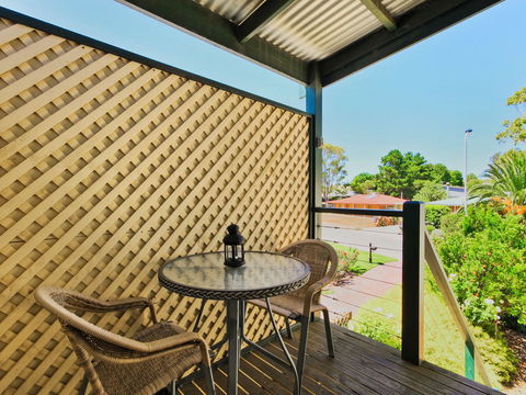 Wine And Roses Bed And Breakfast - Accommodation Sunshine Coast 12