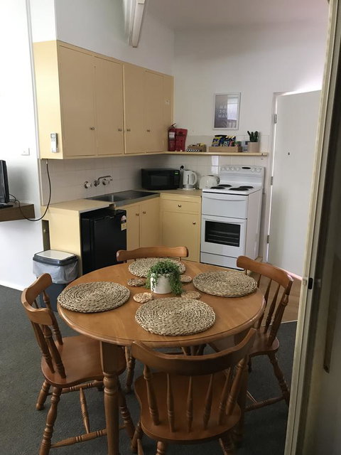 OCEAN BREEZE MOTEL - Accommodation Sunshine Coast 13