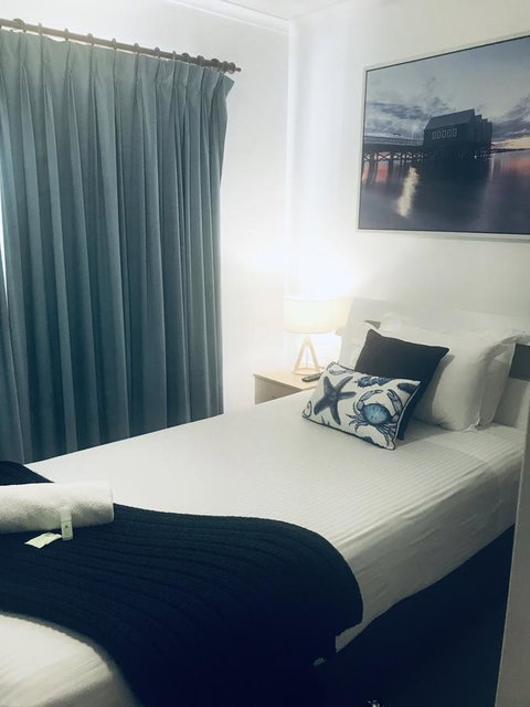OCEAN BREEZE MOTEL - Accommodation Sunshine Coast 10