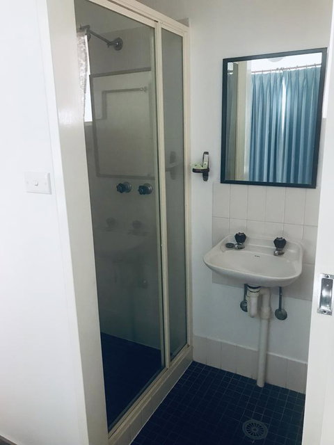 OCEAN BREEZE MOTEL - Accommodation Sunshine Coast 7