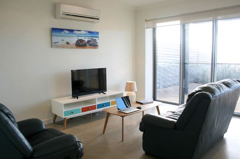 Penneshaw Oceanview Apartments - Accommodation Sunshine Coast 11