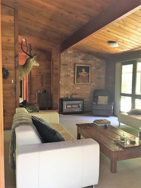 Hilltop - Accommodation Sunshine Coast 4