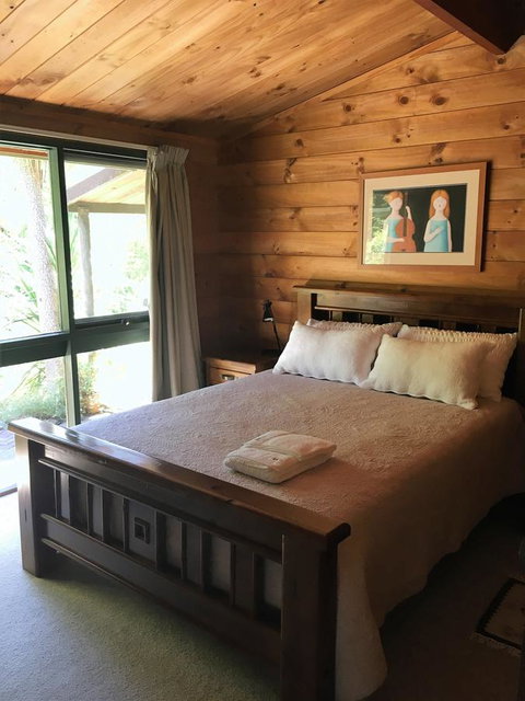 Hilltop - Accommodation Sunshine Coast 7