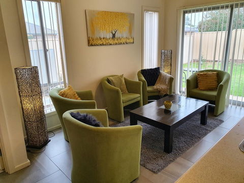 Explore Adelaide, Gawler, The Barossa And Clare Valleys All-in-one - Accommodation Sunshine Coast 1