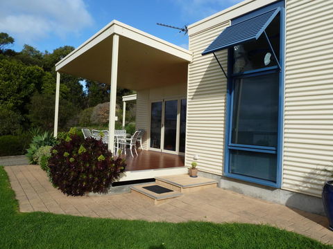 SeaShells Penneshaw - Accommodation Sunshine Coast 1