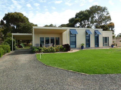 SeaShells Penneshaw - Accommodation Sunshine Coast 0