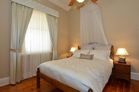 Trafalgar Premium Vintage Suites - Accommodation Sunshine Coast 7