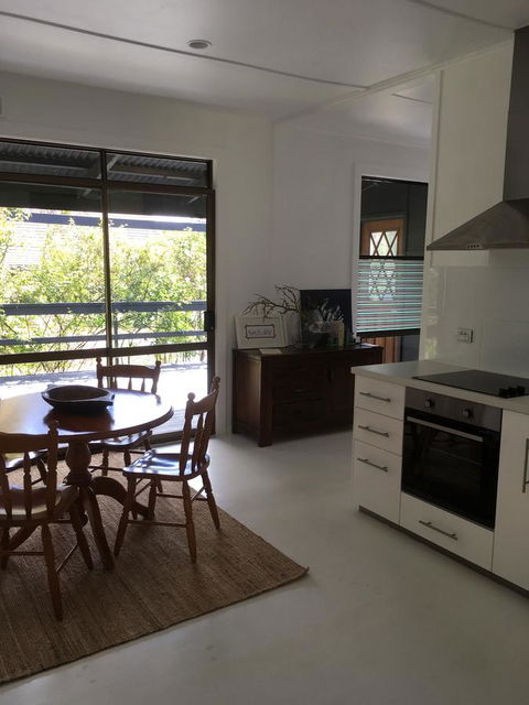 Hilltop Too - Accommodation Sunshine Coast 8