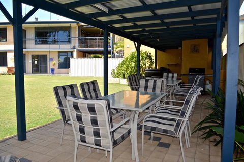 Longbeach Apartments - Accommodation Sunshine Coast 4