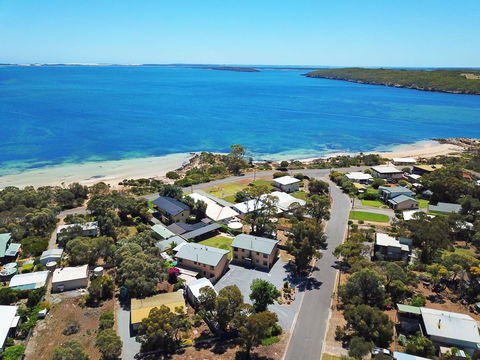 Longbeach Apartments - Accommodation Sunshine Coast 1
