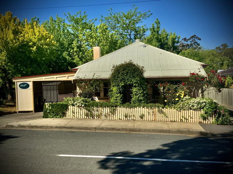 Oats Cottage - Accommodation Sunshine Coast 0